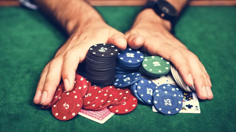Luật chơi Poker Texas Hold’em qua các vòng chia bài